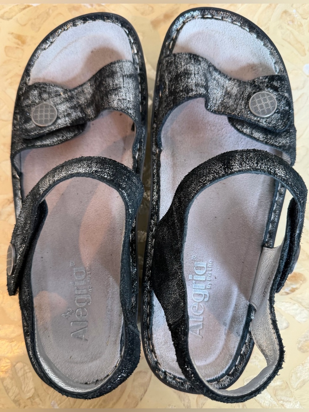 Alegria Vienna Adjustable Sandal in Black Smolder Metallic Leather, Size 10 GUC - Picture 5 of 8